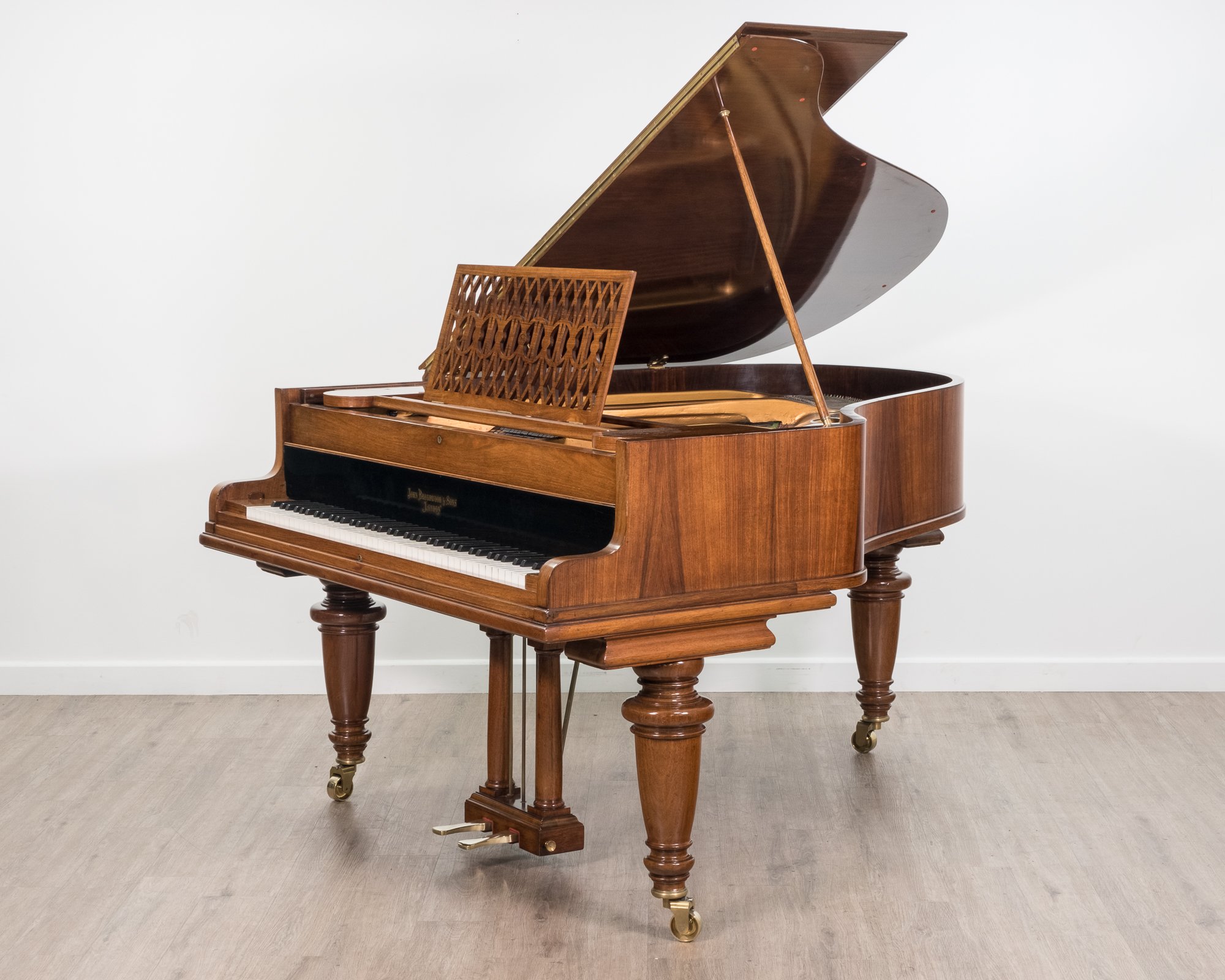 Cách bán đàn piano: Hướng dẫn đầy đủCách bán đàn piano: Hướng dẫn đầy đủ  