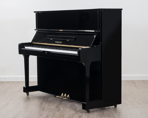 Yamaha U1 upright piano in black